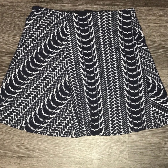 🖤ZARA TRAFALUC🖤TEXTURED A-LINE MINI SKIRT🖤 - Picture 2 of 6